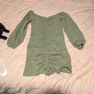 Green long sleeve dress